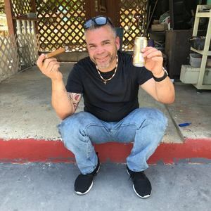 Meet your Posher, Efrain